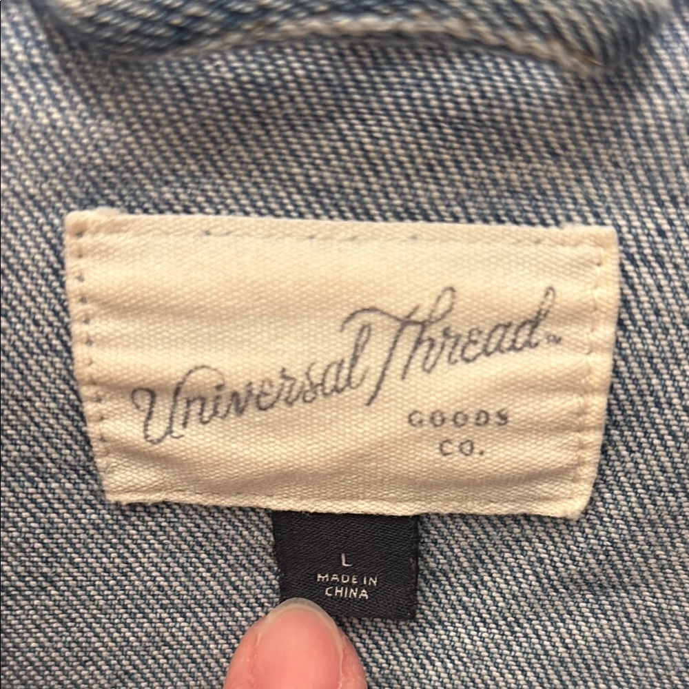 Classic Universal Thread Jean Jacket In Great Con… - image 4